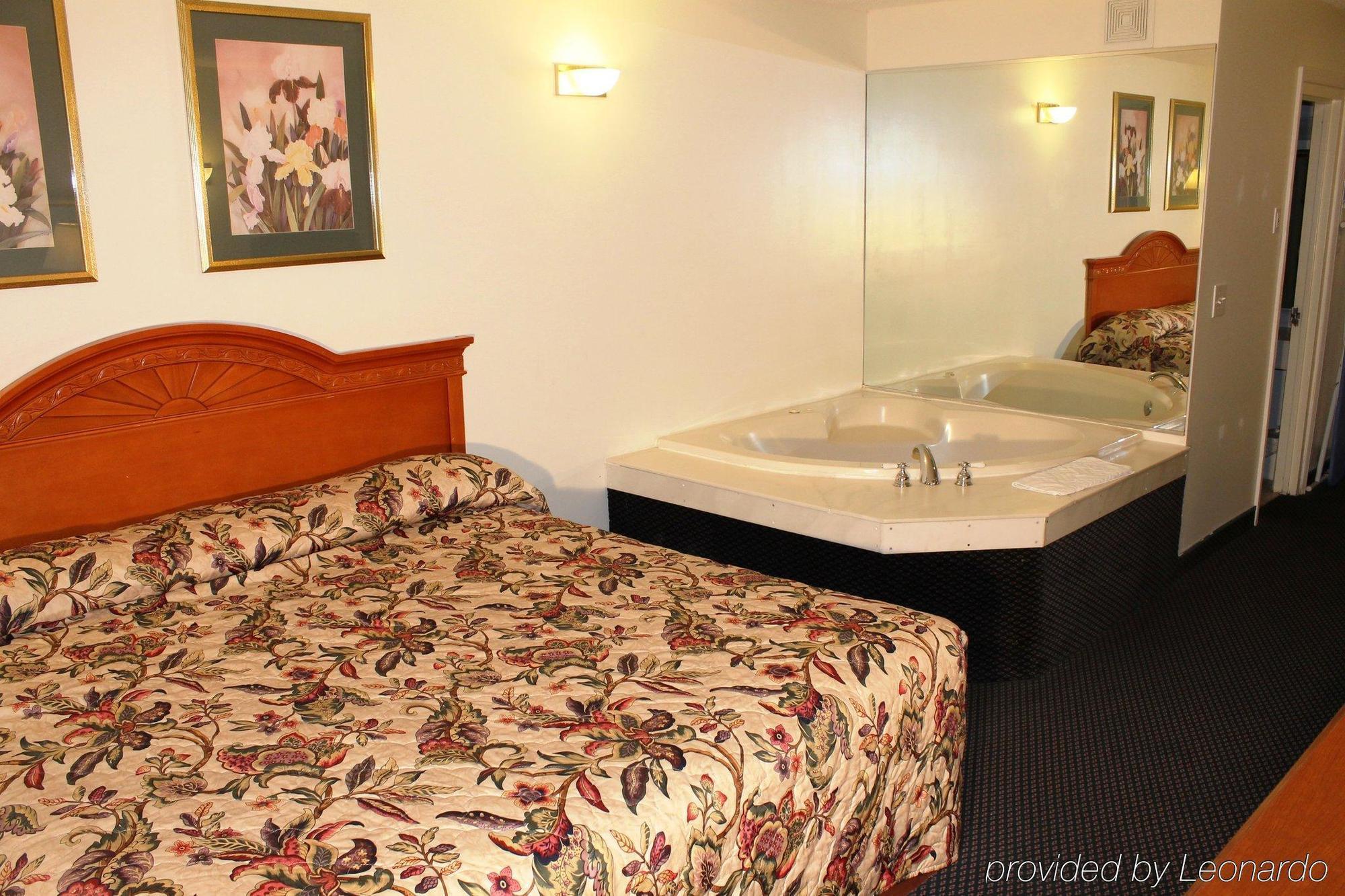 Americas Best Value Inn Chattanooga East Ridge Exterior photo
